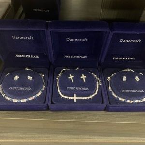 Beautiful women sets gold and silver plated. New